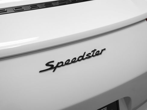 Used 2019 Porsche 911 Speedster image 34