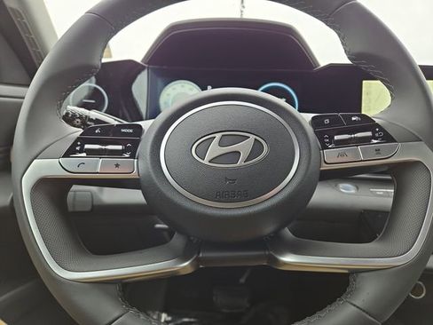 New 2025 Hyundai Elantra SEL image 19