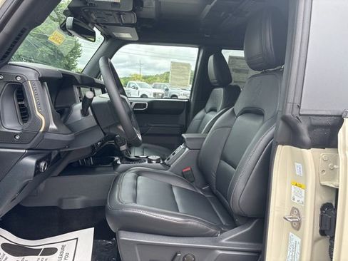 New 2025 Ford Bronco Badlands image 17
