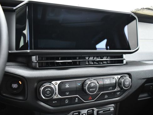 New 2026 Jeep Gladiator Sport image 19