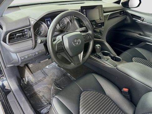 Used 2021 Toyota Camry SE image 22