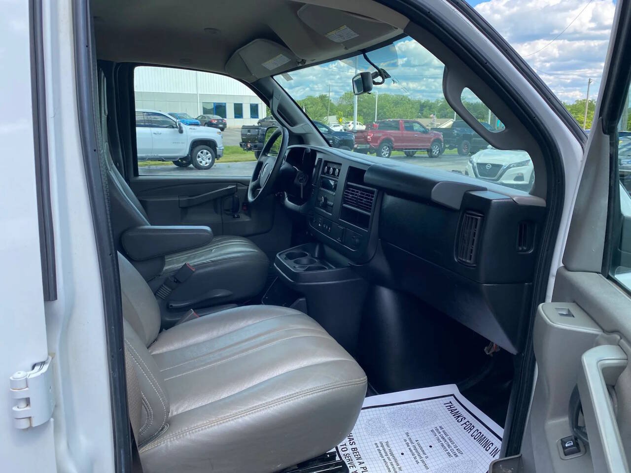 Used 2018 GMC Savana 2500 Extended RWD image 17