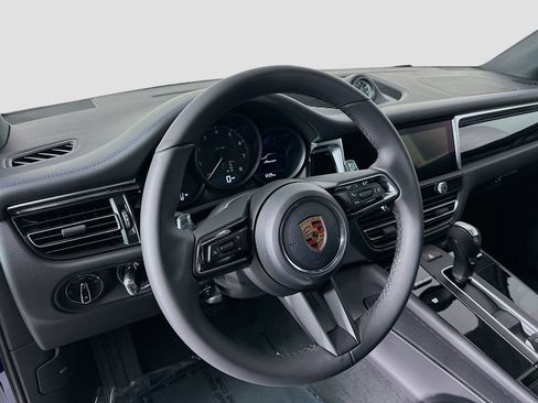Certified 2026 Porsche Macan AWD/4WD image 9