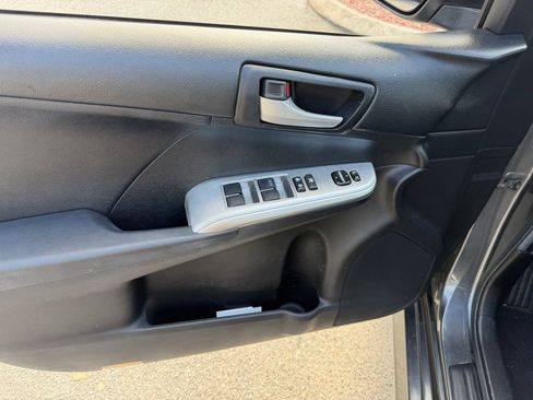Used 2012 Toyota Camry SE FWD image 22
