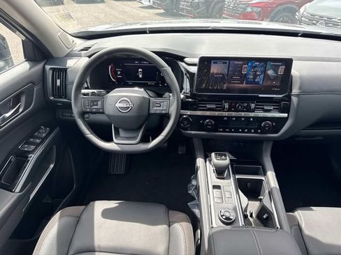New 2026 Nissan Pathfinder SL AWD/4WD image 18