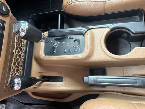 Used 2012 Jeep Wrangler Unlimited Sahara w/ Dual Top Group AWD/4WD image 10