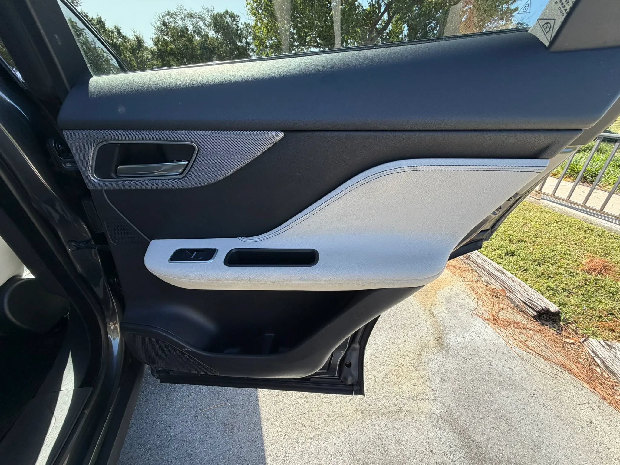 Used 2018 Jaguar F-PACE S AWD/4WD image 24