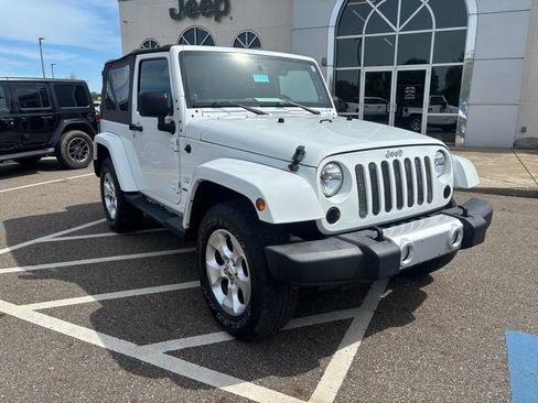 Used 2013 Jeep Wrangler Sahara w/ Connectivity Group AWD/4WD image 5