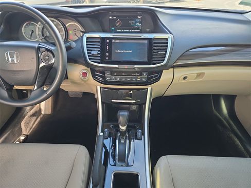 Used 2017 Honda Accord EX-L image 11