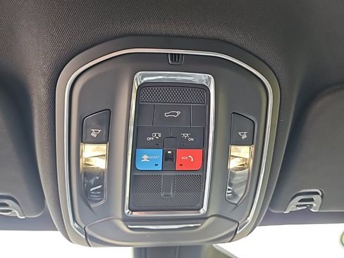 Used 2024 Jeep Wagoneer L Series III w/ Flexible Seating Group image 21