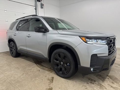 New 2026 Honda Pilot Black Edition image 3