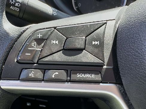 Used 2021 Nissan Kicks S image 29