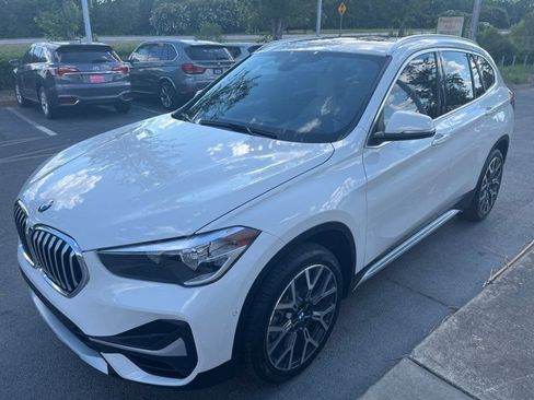 Used 2022 BMW X1 sDrive28i w/ Convenience Package FWD image 3