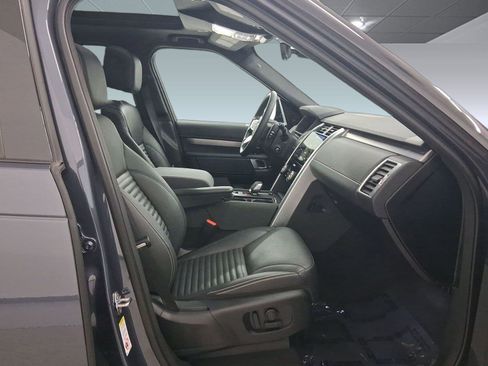 Used 2025 Land Rover Discovery Dynamic SE image 35