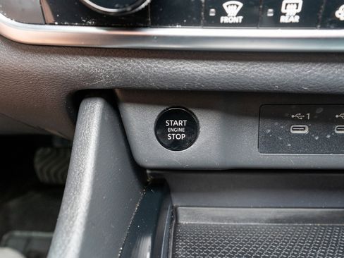 Used 2024 Nissan Rogue SV FWD image 19