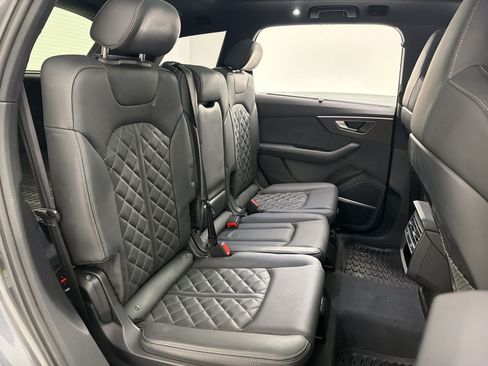 Used 2024 Audi SQ7 Prestige AWD/4WD image 32