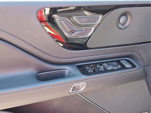 New 2025 Lincoln Aviator Reserve image 9