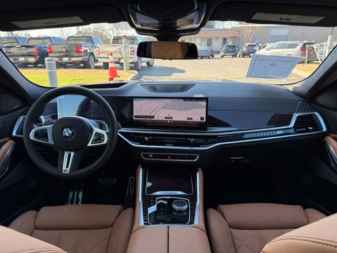 Used 2026 BMW X6 M60i w/ Climate Comfort Package image 37