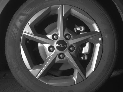 Used 2025 Kia K4 LXS image 13