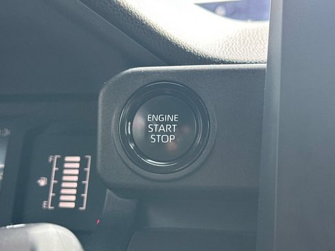 Used 2024 Toyota Tacoma SR5 AWD/4WD image 22