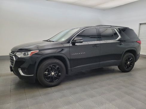 Used 2020 Chevrolet Traverse LT FWD image 2