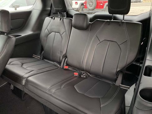 New 2026 Chrysler Voyager LX image 8