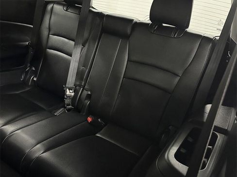 Used 2016 Honda Pilot Touring image 36