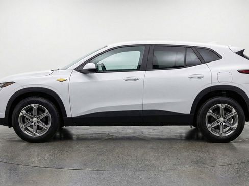 Used 2025 Chevrolet Blazer LT FWD image 5