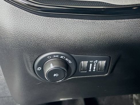 Used 2023 Jeep Compass Trailhawk image 12