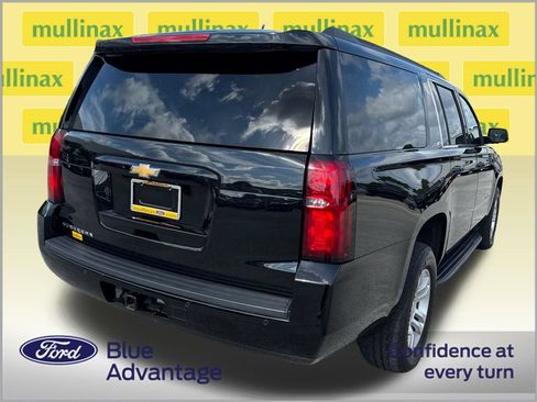 Used 2020 Chevrolet Suburban LT RWD image 4