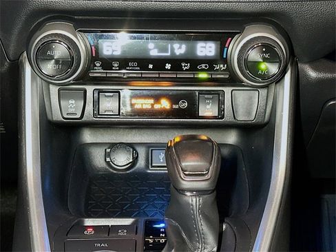 Used 2021 Toyota RAV4 XSE image 13