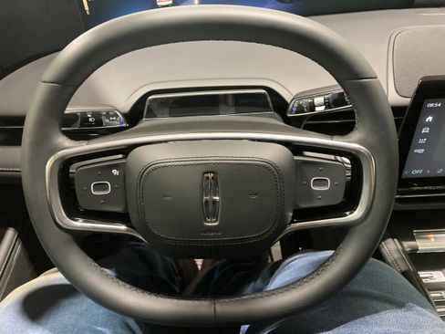 Used 2026 Lincoln Nautilus Premier w/ Equipment Group 102A image 31