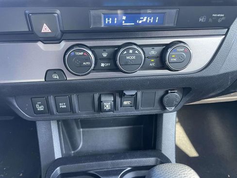 Used 2022 Toyota Tacoma SR5 image 40