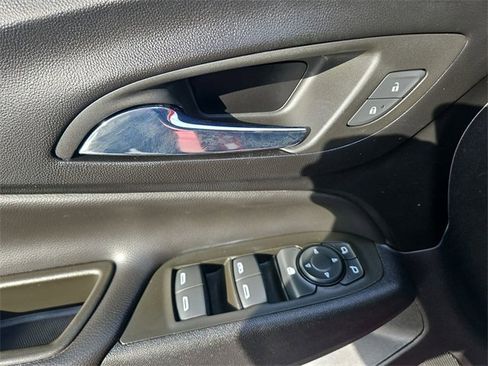 Certified 2023 Chevrolet Equinox LT image 23