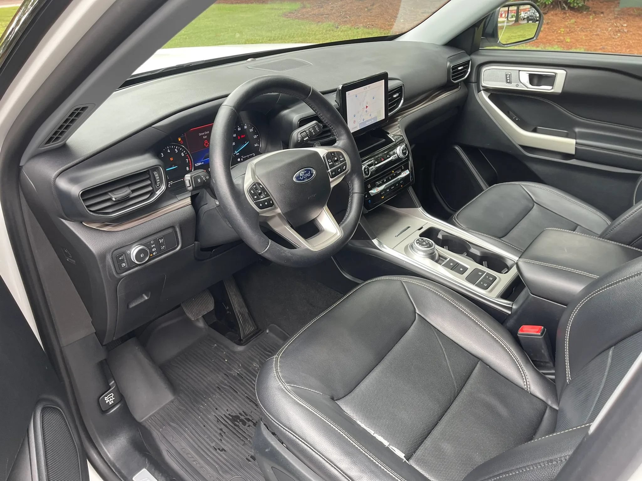 Used 2021 Ford Explorer Limited w/ Hybrid Equipment Group 310A RWD image 11