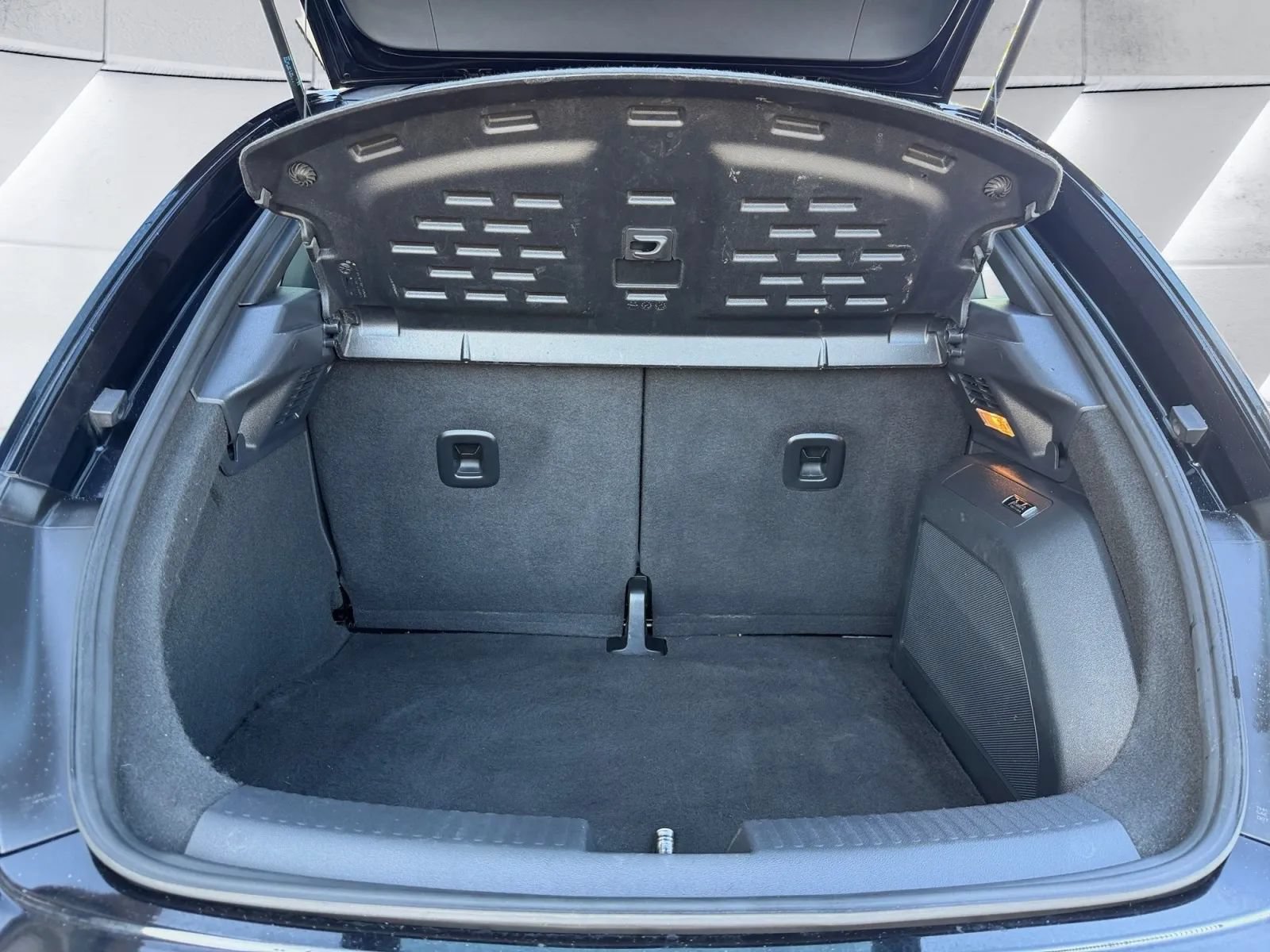 Used 2014 Volkswagen Beetle 1.8T FWD image 20