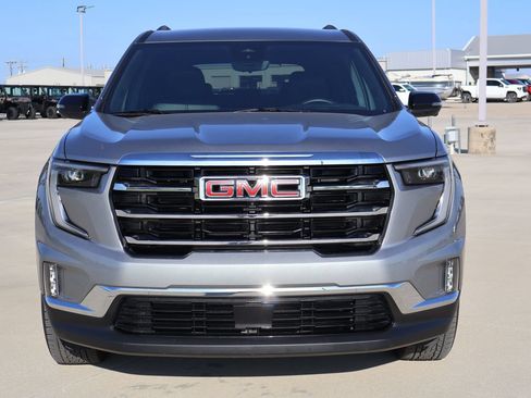 Used 2026 GMC Acadia Elevation w/ Elevation Premium Package FWD image 3