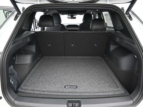 New 2026 Volkswagen Tiguan SE R-Line image 12