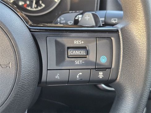 Used 2023 Nissan Rogue SV image 18