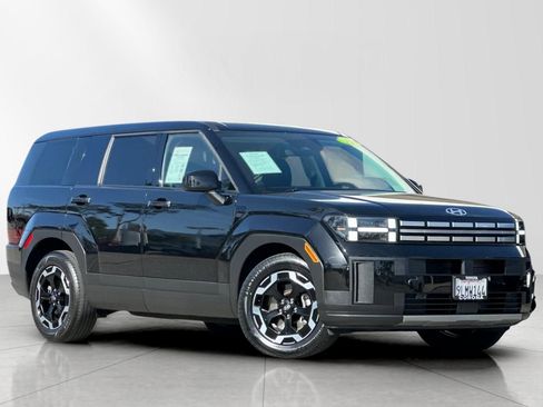 Used 2024 Hyundai Santa Fe SE image 1