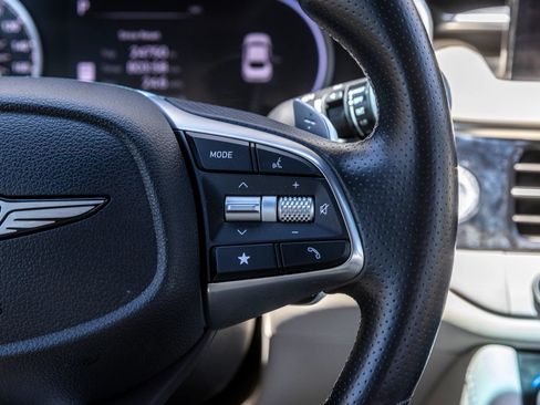 Used 2025 Genesis G70 2.5T RWD image 37