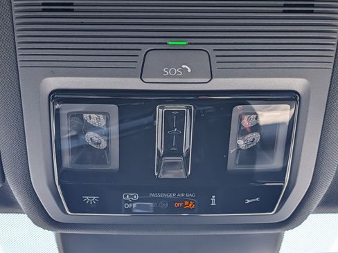 Used 2022 Volkswagen GTI SE FWD image 30