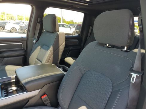 Used 2025 RAM 1500 4x4 Crew Cab image 18