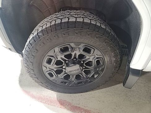 Used 2025 GMC Sierra 2500 Denali w/ Denali Reserve Package image 2