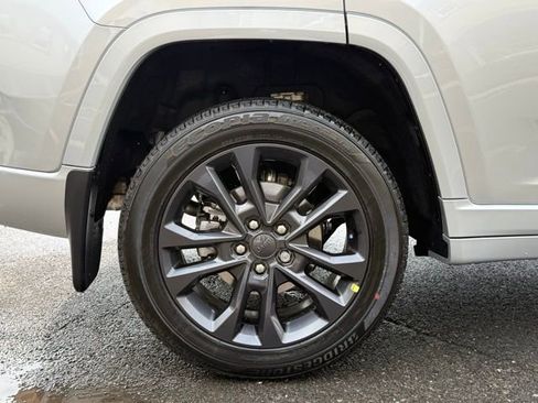New 2026 Jeep Grand Cherokee Limited AWD/4WD image 18