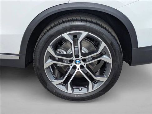 New 2026 BMW X5 sDrive40i w/ Climate Comfort Package image 10