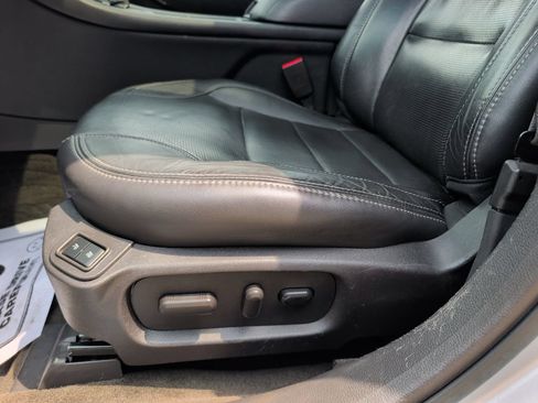 Used 2018 Ford Taurus Limited FWD image 9