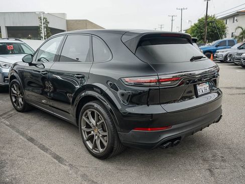 Used 2023 Porsche Cayenne Platinum Edition image 6