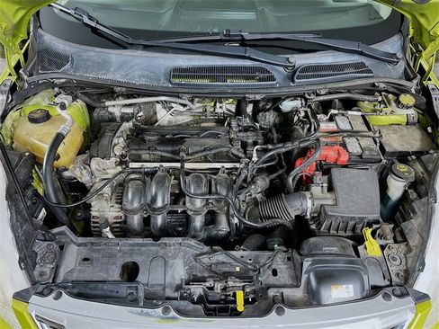 Used 2013 Ford Fiesta SE image 24