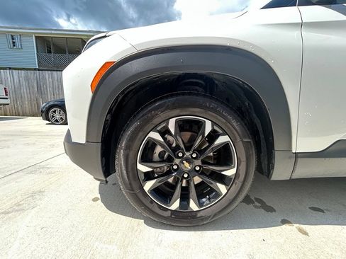 Used 2022 Chevrolet TrailBlazer LT w/ Convenience Package FWD image 11